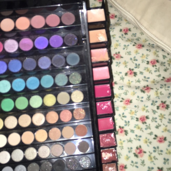 Makeup Academy Pallete - Picture 4 of 6